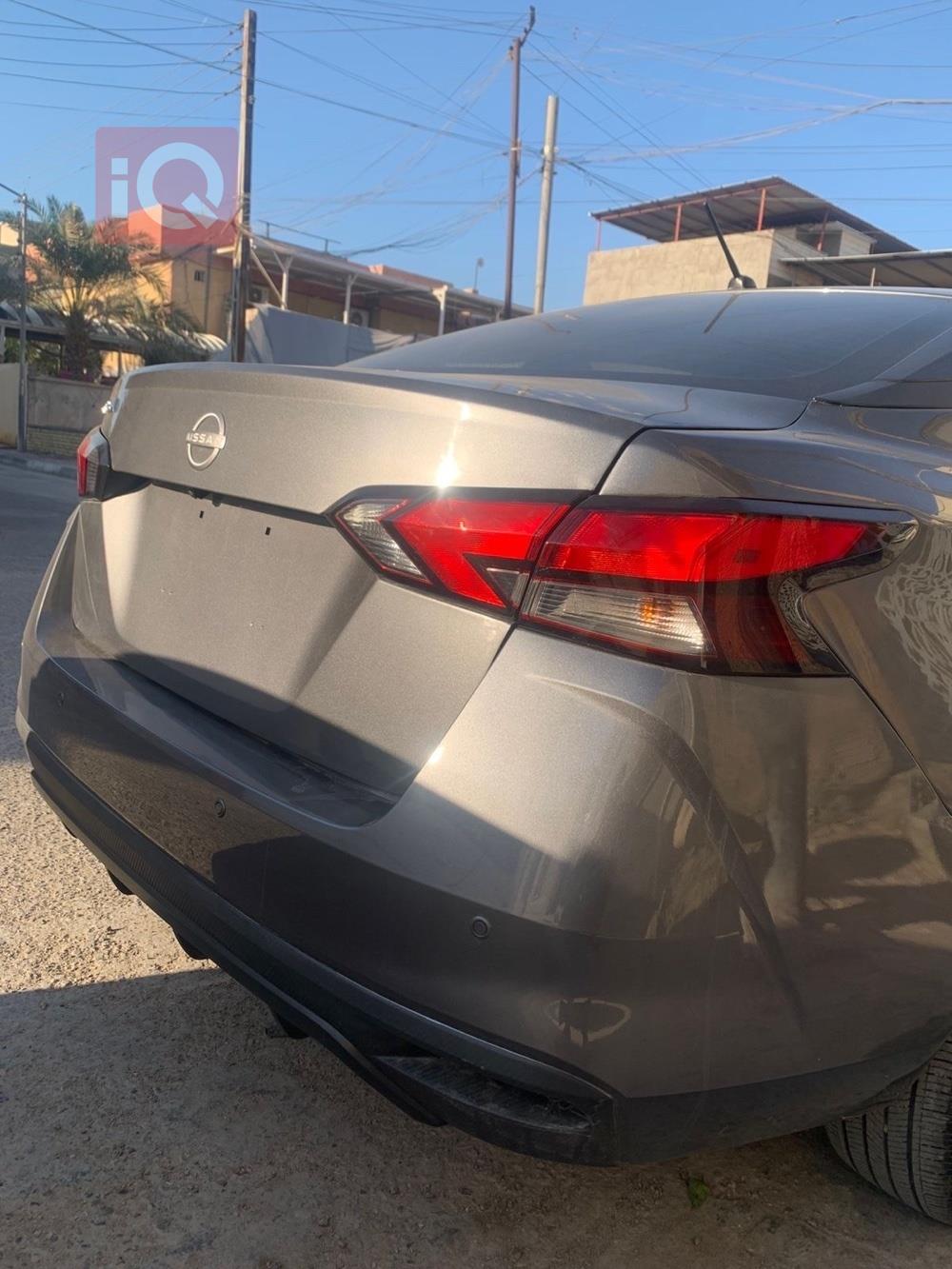 نيسان فيرسا